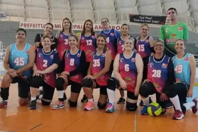 Na sexta-feira, 19, o time de voleibol adaptado da secretaria de Esporte e Juventude da Estância de Amparo venceu os dois jogos da rodada da Copa Jaguariúna.