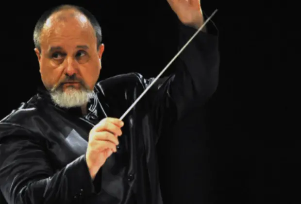 Sinfônica faz “Ciclo de Sinfonias” com regente convidado Luiz Fernando Malheiro