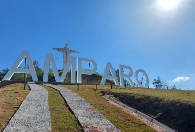 Prefeitura de Amparo inaugura letreiro turístico no Cristo Redentor