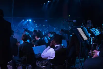 Orquestra de Artur Nogueira divide palco com cover oficial de Elton John _Espetáculo ‘Rocket Man’ integra comemorações de 99 anos da Corporação Musical 24 de Junho_