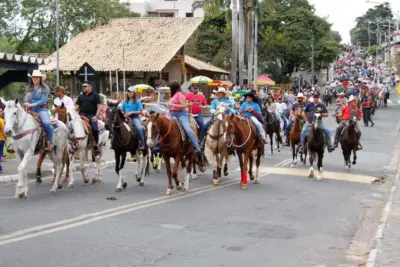 48ª CAVALARIA ANTONIANA TOMA CONTA DAS RUAS DE JAGUARIÚNA