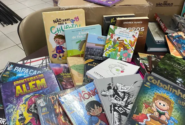 Bibliotecas municipais recebem doação de 300 livros do Siseb