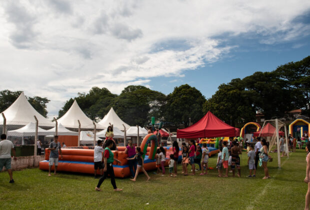 Noite de Lançamento do Festival Gastronômico terá brinquedos infláveis gratuitos para crianças