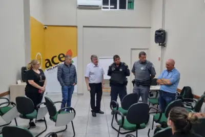 Comerciantes, autoridades e diretores da ACE Holambra se reúnem para discutir segurança