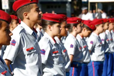 Governo Lula decide encerrar programa de escolas cívico-militares, mas governadores de Minas e São Paulo decidem mantê-lo