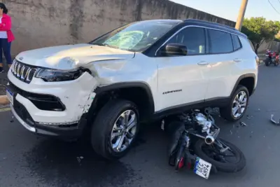 Acidente entre carro e moto na Avenida Maranhão deixa motociclista ferido, mas fora de perigo