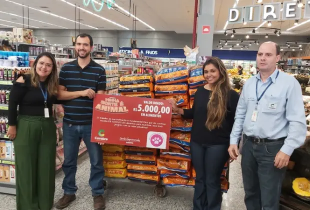 Covabra Supermercados entrega doações da campanha Minha Sorte é Animal