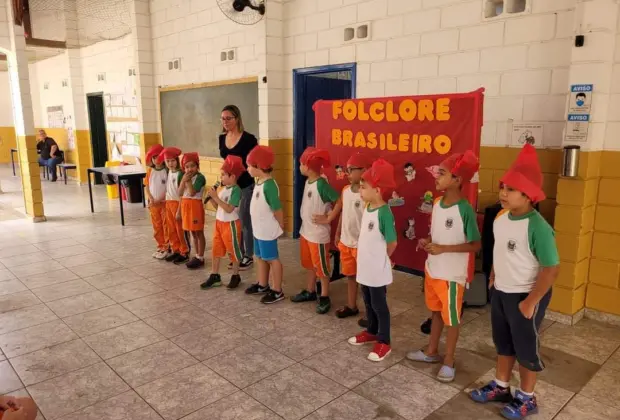 Município de Holambra Celebra o Folclore Brasileiro com Apresentações Especiais nas Escolas Municipais
