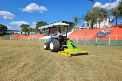 Manutenção Especializada do Gramado do Estádio Municipal Zeno Capato em Holambra