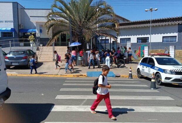 Guarda Municipal de Santo Antônio de Posse Reforça a Segurança Escolar: Protegendo Nossas Crianças