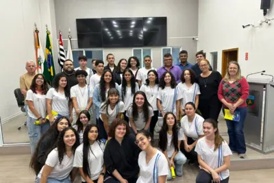 ALUNOS DO IBRANTINA CARDONA VISITAM A CÂMARA MUNICIPAL