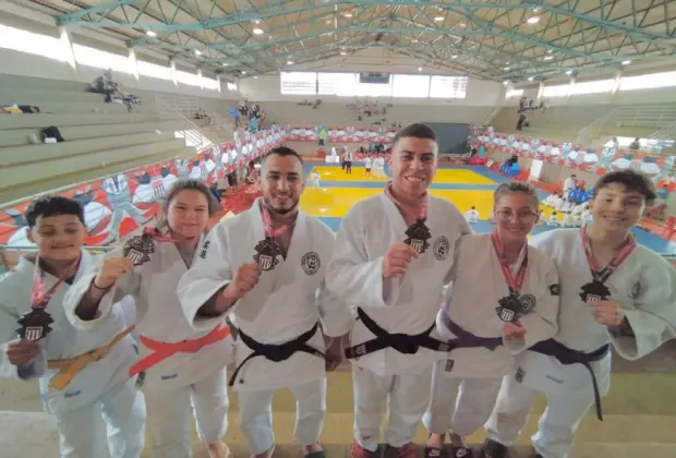 Mais de 100 alunos das escolas municipais representam Artur Nogueira em Torneio de Judô