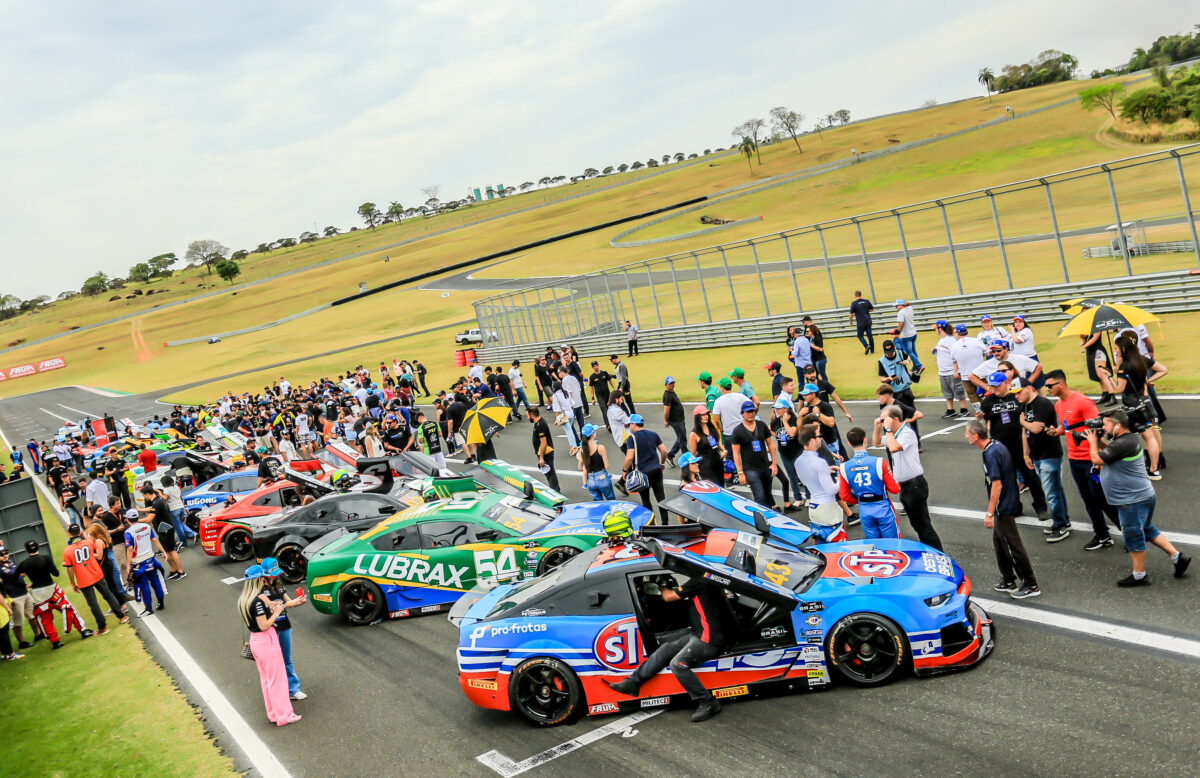 NASCAR Brasil: Lourenço Beirão brilha na Corrida 1 em Interlagos - NASCAR  Brazil