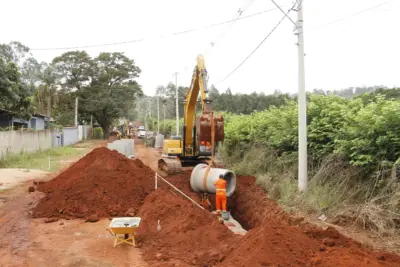 PREFEITURA INICIA OBRA DE PAVIMENTAÇÃO, DRENAGEM E ESGOTO NA RUA JOAQUIM PINTO CATÃO