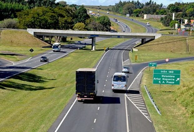 Eixos suspensos de caminhões carregados passam a ser cobrados nas rodovias da região de Campinas e Circuito das Águas