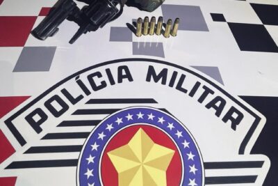 Dois Homens  detidos na Roseira de Baixo em Jaguariúna com arma e motocicleta com placa coberta com saco plástico