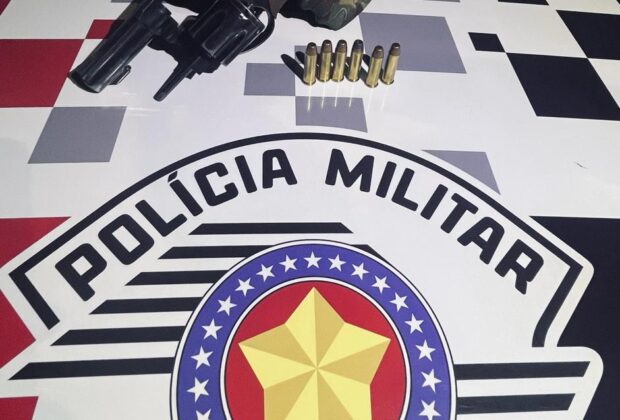 Dois Homens  detidos na Roseira de Baixo em Jaguariúna com arma e motocicleta com placa coberta com saco plástico