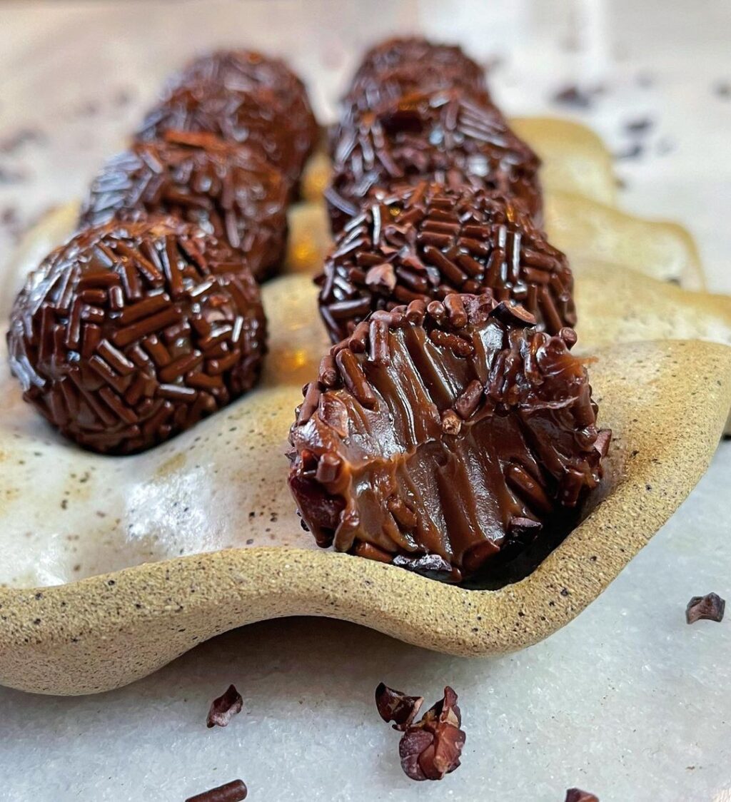 Brigadeiro gourmet: principais sabores e forma de preparo