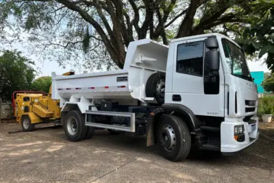 Novo caminhão ampliará os serviços de cata galho e resíduos verdes em Cosmópolis