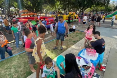 Crianças celebram o feriado com o evento ‘Brincando na Praça com os Anjos da Guarda’