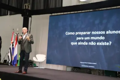 Último dia de Fórum Internacional de Educação discute futuro, violência e desigualdade