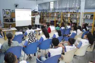 ALUNOS DA ESCOLA FRANKLIN DE TOLEDO PIZA TÊM AÇÃO SOBRE SAÚDE ÚNICA E GUARDA RESPONSÁVEL DE ANIMAIS