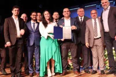 Câmara Municipal de Jaguariúna Homenageia destaques em Sessão Solene