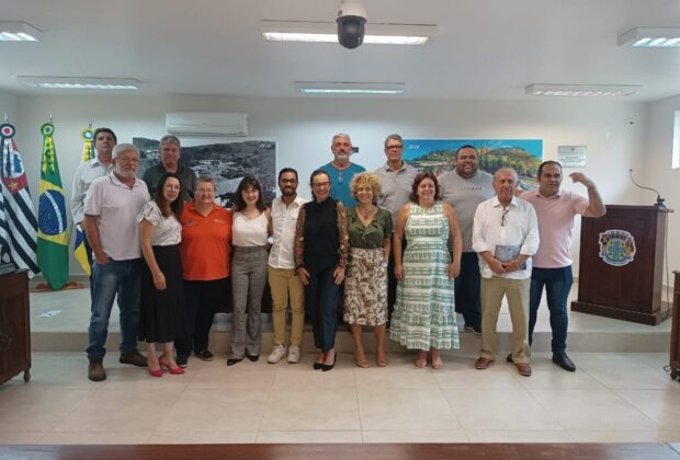 Parlamento do Circuito das Águas Paulista recebe representantes da Uvesp e Adecap