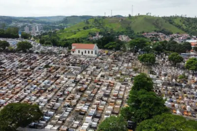 Cemitério Santa Cruz funcionou em horário especial no ‘Dia de Finados’