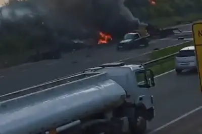 NOTA DE ÚLTIMA HORA: EXPLOSÃO D CARRO FORTE EM COSMÓPOLIS