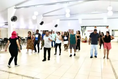 HOLAMBRENSES CELEBRAM ENCERRAMENTO TRIUNFANTE DA OFICINA DE DANÇA DE SALÃO