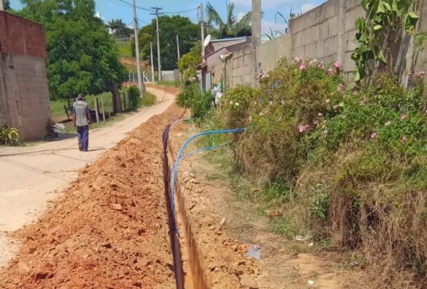 Serviço Autônomo de Água e Esgoto de Pedreira está implantando rede de água no Loteamento Chico Romano