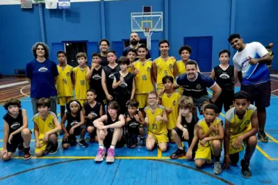 EQUIPE SUB 12 DE BASQUETE JAGUARIUNENSE DISPUTA VAGA ENTRE AS TRÊS MELHORES PELA LIGA METROPOLITANA