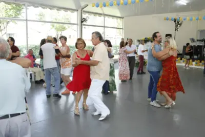 NESTA QUINTA TEM ESPECIAL DE NATAL DO BAILE DA TERCEIRA IDADE NO PARQUE SERRA DOURADA