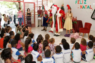 PREFEITURA DISTRIBUI PRESENTES DE NATAL PARA ALUNOS DA REDE MUNICIPAL