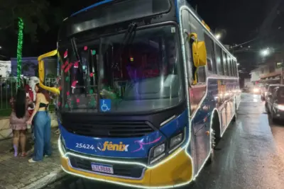 Pedreira recebeu o “Ônibus Natalino” da empresa Fênix