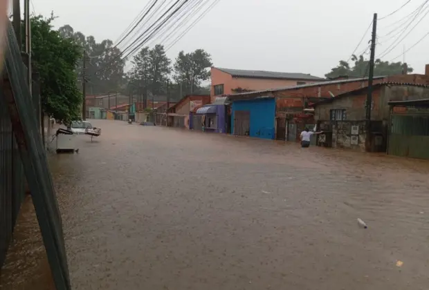 Assistência atende 14 famílias atingidas pelas chuvas no Santa Rosa e Ipaussurama