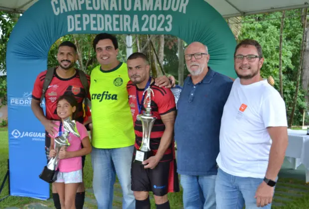 Soiças é o Campeão da 2ª Divisão do Futebol Amador de Pedreira “Jaguar Plásticos”