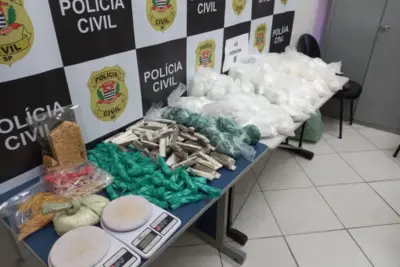 Operação conjunta da Polícia Civil de Pedreira e Guarda Municipal resulta na prisão de dois traficantes e apreensão de grande quantidade de drogas