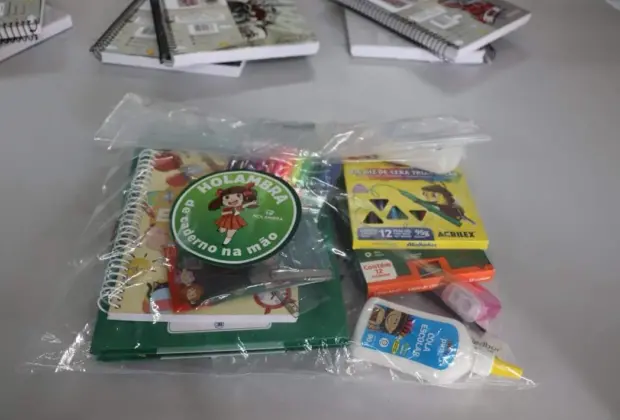 Prefeitura de Holambra Distribui Mais de 2 Mil Kits de Material Escolar no Primeiro Dia de Aula