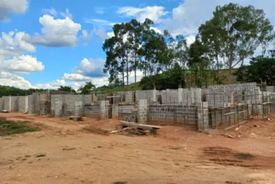 Prefeitura de Pedreira está construindo uma nova “Creche” na Estrada Municipal Hamilton Bernardes