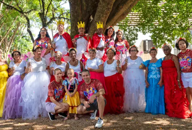 Carnaflores agita Holambra com bailes populares e desfile