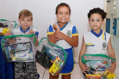 PREFEITURA DE JAGUARIÚNA REALIZA ENTREGA DOS KITS DE MATERIAL ESCOLAR NA REDE MUNICIPAL DE ENSINO