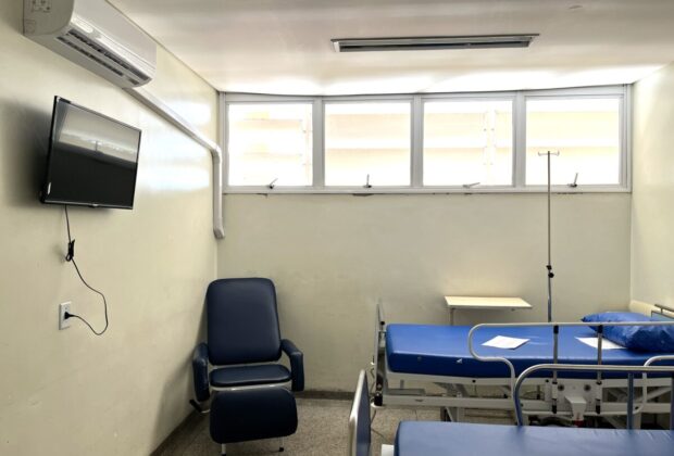 Quartos do Hospital Municipal são equipados com TV e ar condicionado