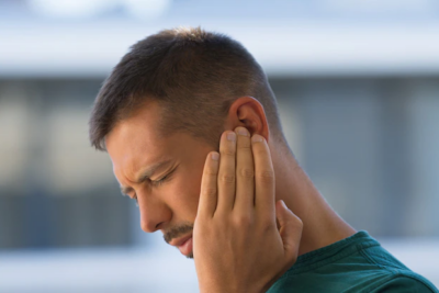 Zumbido no ouvido pode indicar melhor cognição? Especialista explica e analisa possibilidades