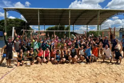 4º TORNEIO BENEFICENTE DE VÔLEI DE PRAIA REÚNE 54 ATLETAS E ARRECADA 150 KG DE ALIMENTOS