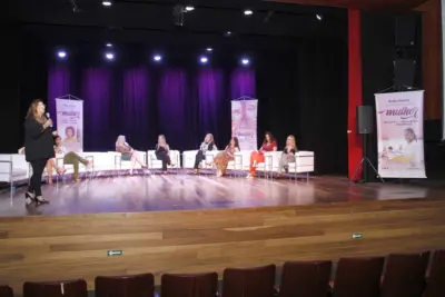 EVENTO “ELAS EM JAGUARIÚNA” ACONTECE NO TEATRO MUNICIPAL EM CELEBRAÇÃO AO DIA INTERNACIONAL DAS MULHERES