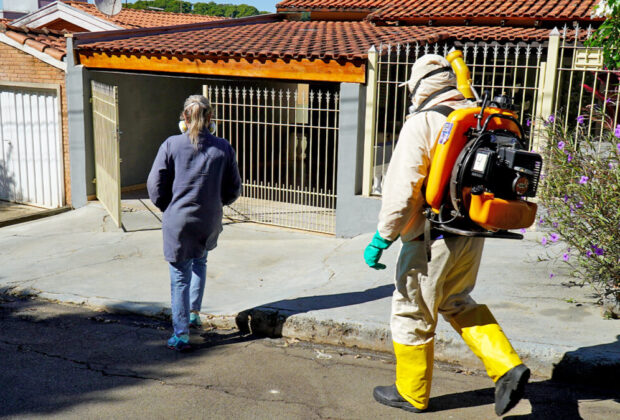 Combate à dengue: área da UBS do Guaçu Mirim passa por nebulização costal