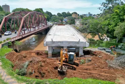 Serviços são realizados nas margens direita e esquerda da nova ponte da Trabalhadores