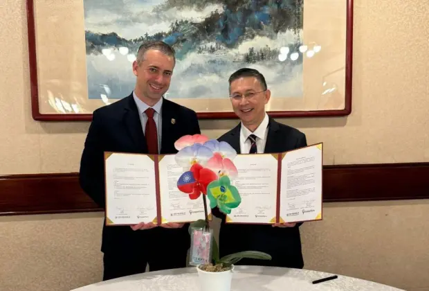 Em Taiwan, prefeito de Holambra acompanha acordo de cooperação de técnicas para cultivo de variedade de orquídea